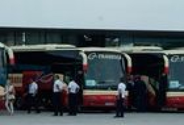 Educación prorroga el transporte escolar tras paralizar el concurso