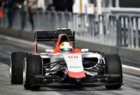 Hamilton gana en Silverstone, Alonso es décimo y Merhi firma una meritoria duodécima posición