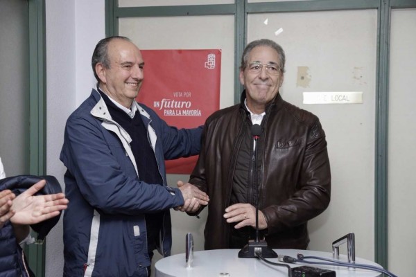 Andrés García se presenta con la bandera blanca: 