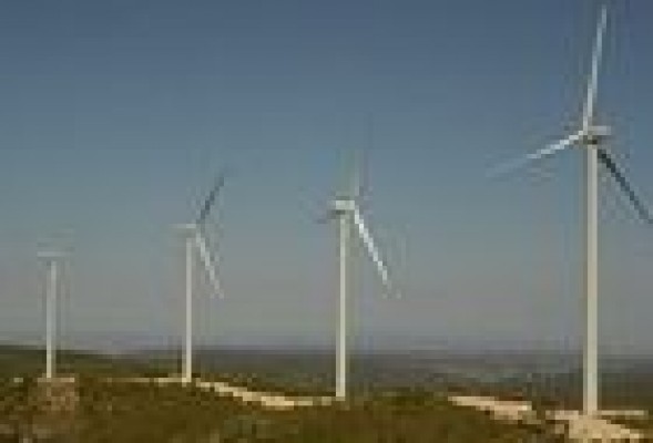 El fiscal pide que se condene a Acciona a desmantelar los parques eólicos que instaló en Enguera