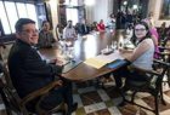 Currículum de los altos cargos nombrados por el Consell