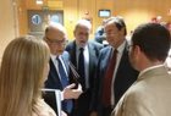 Soler exige a Montoro una solución a la financiación y el ministro vuelve a dar largas