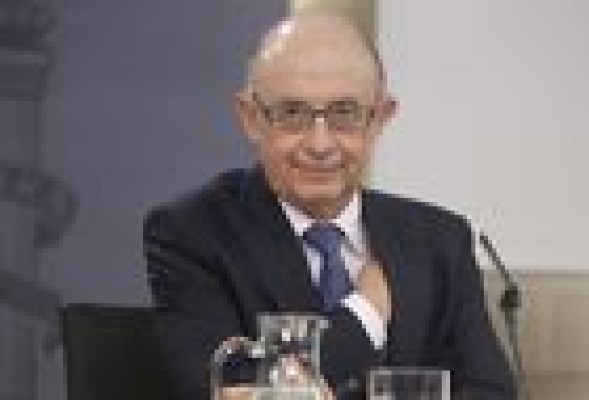 El Gobierno adelanta a julio la rebaja del IRPF