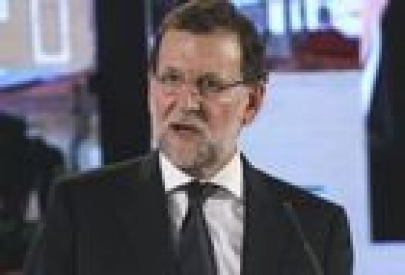 Rajoy llama a impedir la victoria de la izquierda: 