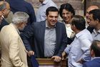 El Parlamento griego aprueba por mayoría la propuesta de Tsipras para solicitar el rescate