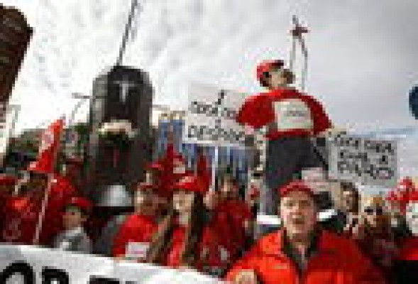 Los trabajadores de Coca Cola Iberian Partners de Alicante se reincorporarán en menos de tres días
