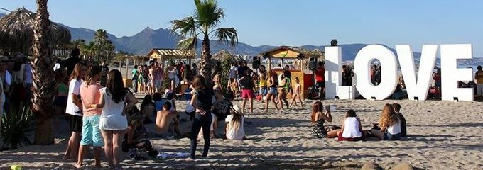 El chiringuito del Rototom inicia la actividad más social del festival