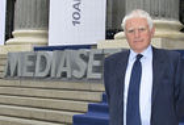 Paolo Vasile pega un auténtico 'pelotazo' con las 'stock options' de Mediaset