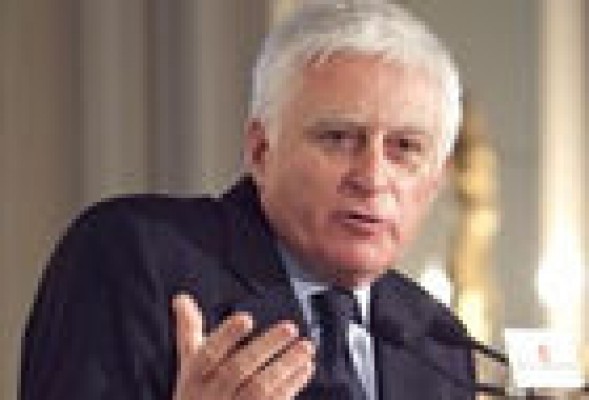 Paolo Vasile pega otro 'pelotazo' con las 'stock options'