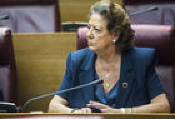 Barberá deja les Corts entre chanzas por su 