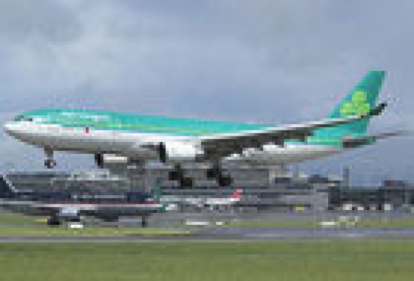 IAG logra el apoyo del Gobierno irlandés a su OPA por Aer Lingus