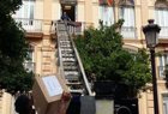 Hacienda reagrupa sus centros de trabajo en la plaza de Nápoles y Sicilia