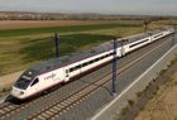Renfe recorta a la mitad sus 'números rojos' en el primer semestre, hasta 60,2 millones