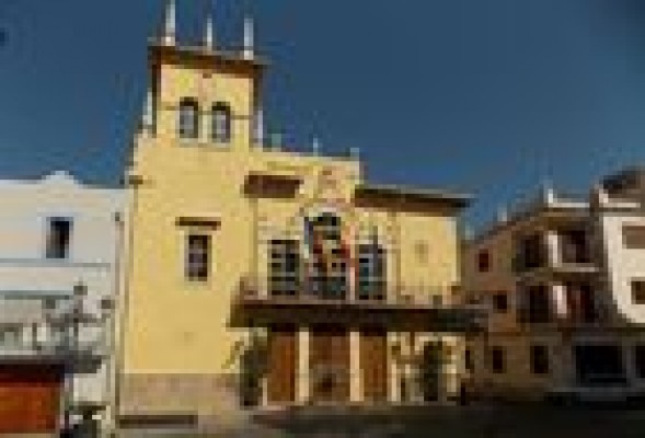 250 empleados municipales de Riba-roja tendrán que devolver parte de su salario desde 2011