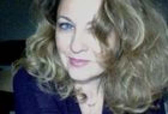 Regina Laguna dirigirá las relaciones con la UE: Ciudad de la Luz, su primer 'problema'
