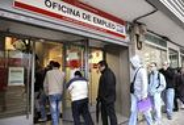 El paro baja en más de 30.000 personas en la Comunitat el segundo trimestre