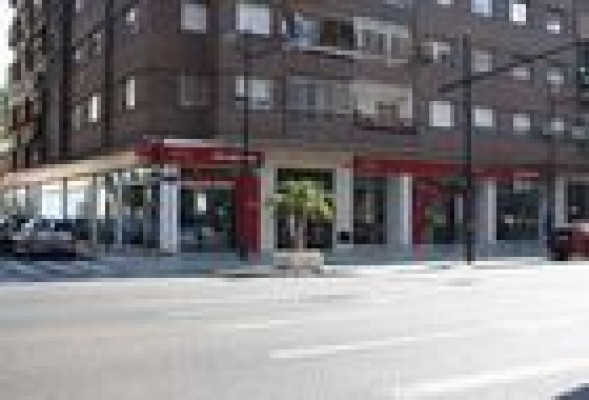 Autopista Sur es Kia en el centro de la ciudad