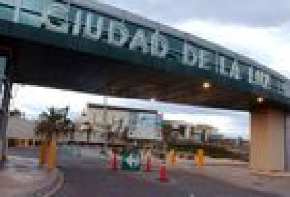 Queda desierta la primera subasta por Ciudad de la Luz 