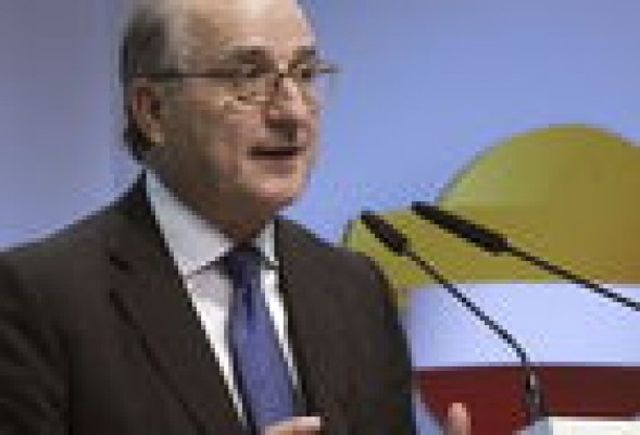 Repsol logra un beneficio de 1.240 millones hasta junio, un 35% más que en 2014