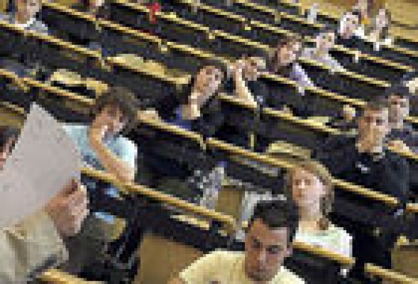 El 28% de los preuniversitarios valencianos quiere montar su propio negocio y el 25% ser funcionario