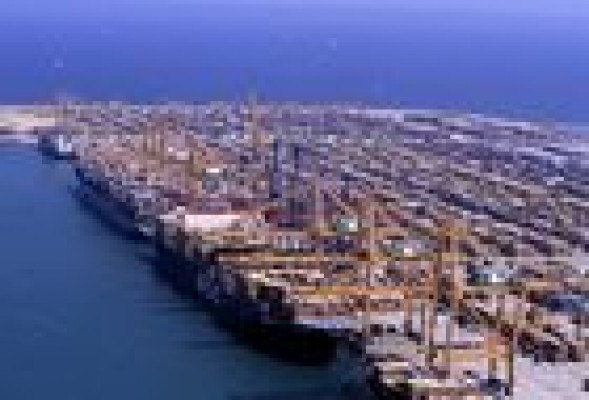 Las exportaciones de coches desde el Puerto de Valencia crecen un 30%