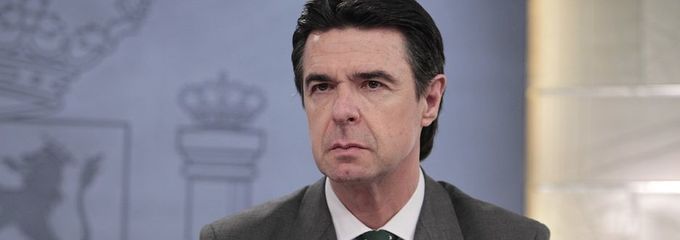 El ministro Soria critica los sueldos 
