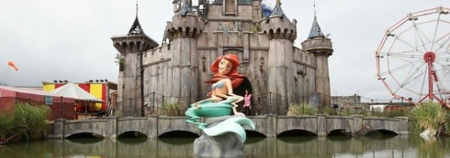 Escif participa en Dismaland, el decadente y satírico parque de atracciones del artista Banksy