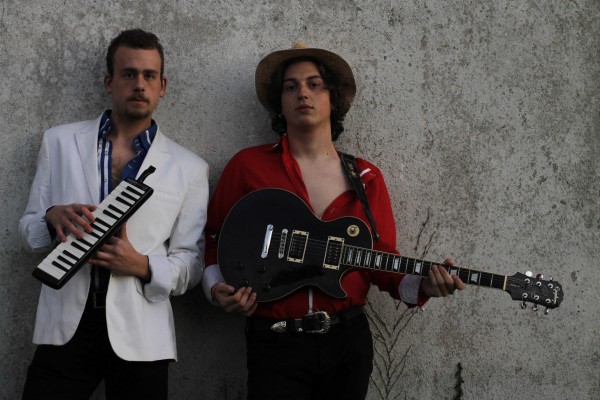 Esteban y Manuel: 

“No se debería subestimar el criterio musical de nuestra generación”

