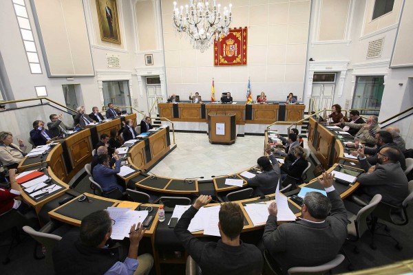 La Diputación de Alicante rechaza investigar su relación con 'Más Portal': le pagó 9.000 euros en dos años