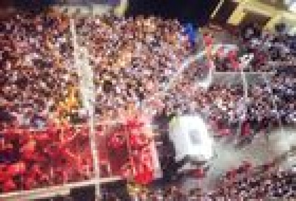 Google intenta grabar la Tomatina desde dentro y el vehículo acaba roto