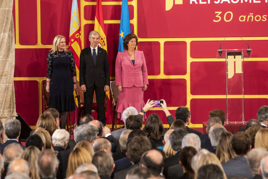 Xavier Freixas, en el centro. Foto: EVA MÁÑEZ - 