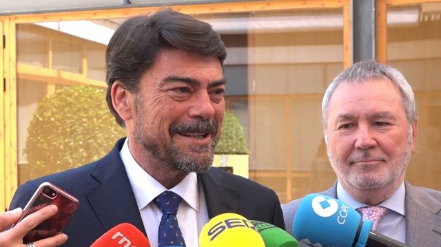 El permiso para instalar una gasolinera junto al Puerto abre otra brecha con el Ayuntamiento 