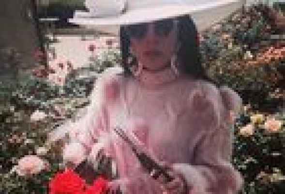 Lady Gaga y Lana del Rey visten de Juan Vidal
