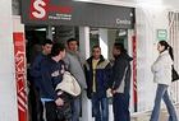 La Comunitat lidera el crecimiento del paro en agosto