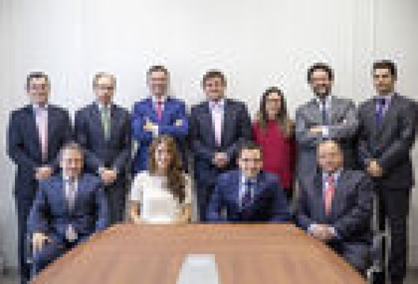 Efe & Ene, primera EAFI de la Comunitat con pasaporte europeo