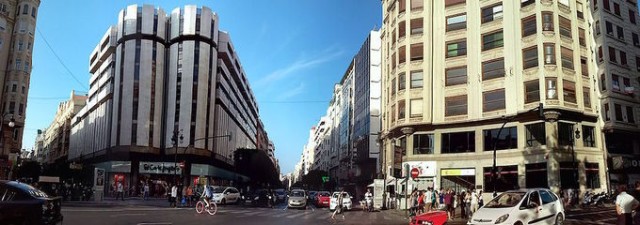 El comercio pide prudencia ante las prisas por acabar con la apertura en domingo