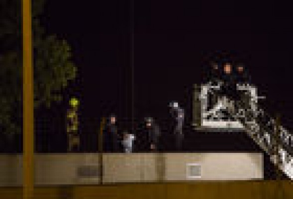 La policía aborta una conato de motín en el CIEs de Zapadores
