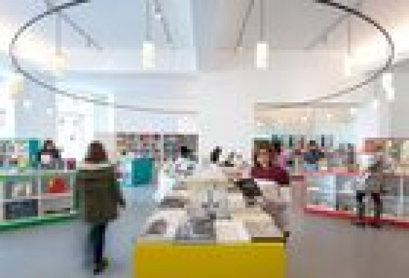 La lectura que vive en el arte: librerías dentro de museos