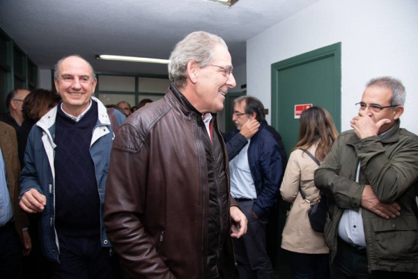 El pulso de los simpatizantes en las primarias del PSPV: cuotas de 2 euros a pagar con tarjeta