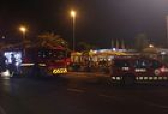 Un incendio en un hotel de Canet obliga a desalojar a 80 personas