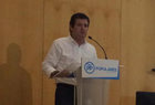 Císcar apuesta por limitar mandatos y celebrar primarias en el PP