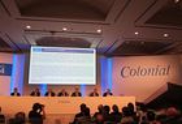 El empresario inglés que tumbó la libra supera el 5% en Colonial