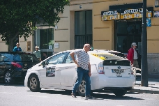La Generalitat aprueba un suplemento de 3 euros en el taxi de Valencia durante Fallas y Navidad