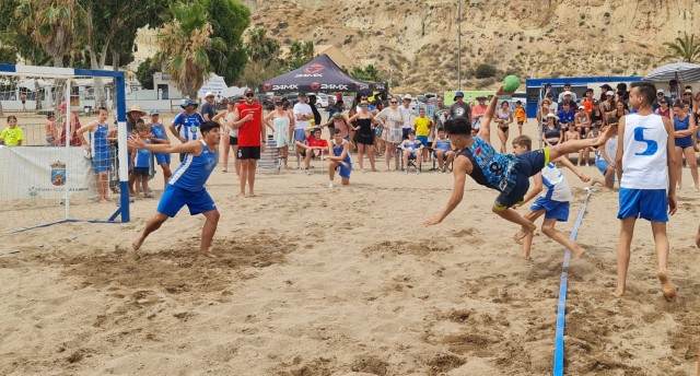 La Manga acogerá un torneo del circuito de playa Arena Handball Tour
