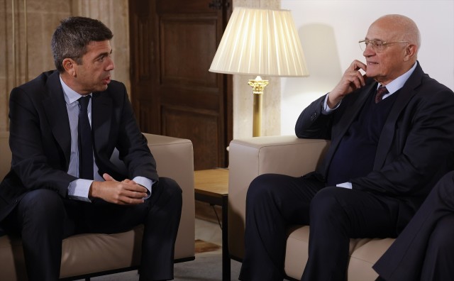 Mazón solicita al Banco Sabadell un plan especial de ayudas para los afectados por la Dana
