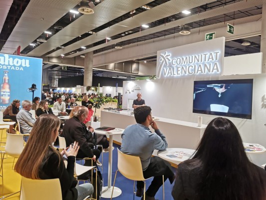 VisitElche participa en Madrid Fusión con la granada mollar y el dátil como protagonistas