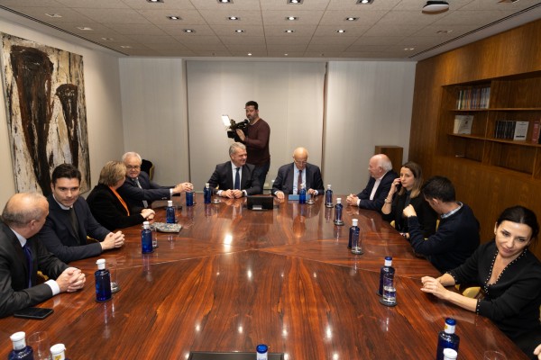 Compromiso por mantener infraestructuras y más financiación: el mensaje de Oliu para Alicante
