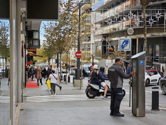 Calp reduce el precio del estacionamiento para los residentes en casi un 50%