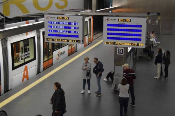 FGV reprograma a febrero el refuerzo del Tram de Alicante a El Campello a la espera de maquinistas