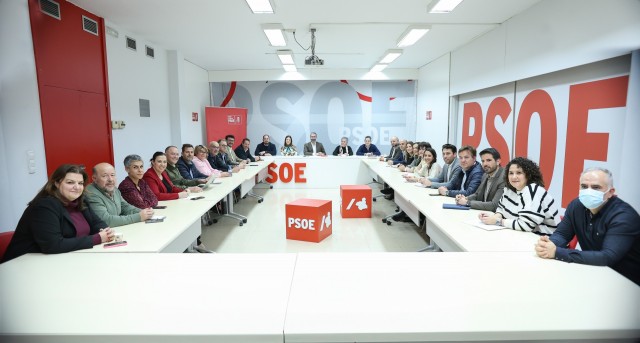 Lucas anuncia ante los alcaldes del PSOE la creación de la Oficina Técnica Municipalista